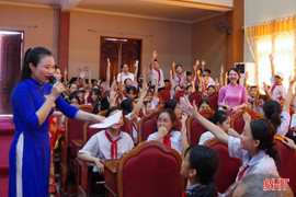 Giúp học sinh phòng tránh bom mìn còn sót lại sau chiến tranh