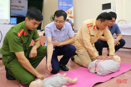 Hướng dẫn sơ cấp cứu cộng đồng cho lực lượng CSGT, PCCC Công an Hà Tĩnh