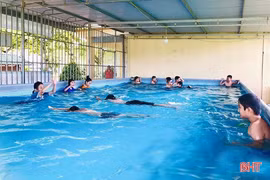 Các kỹ năng chống đuối nước trẻ em và cứu người đuối nước