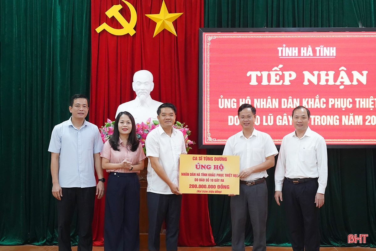 Ca sĩ Tùng Dương cũng gửi hỗ trợ Hà Tĩnh 200 triệu đồng. bqbht_br_d5.jpg