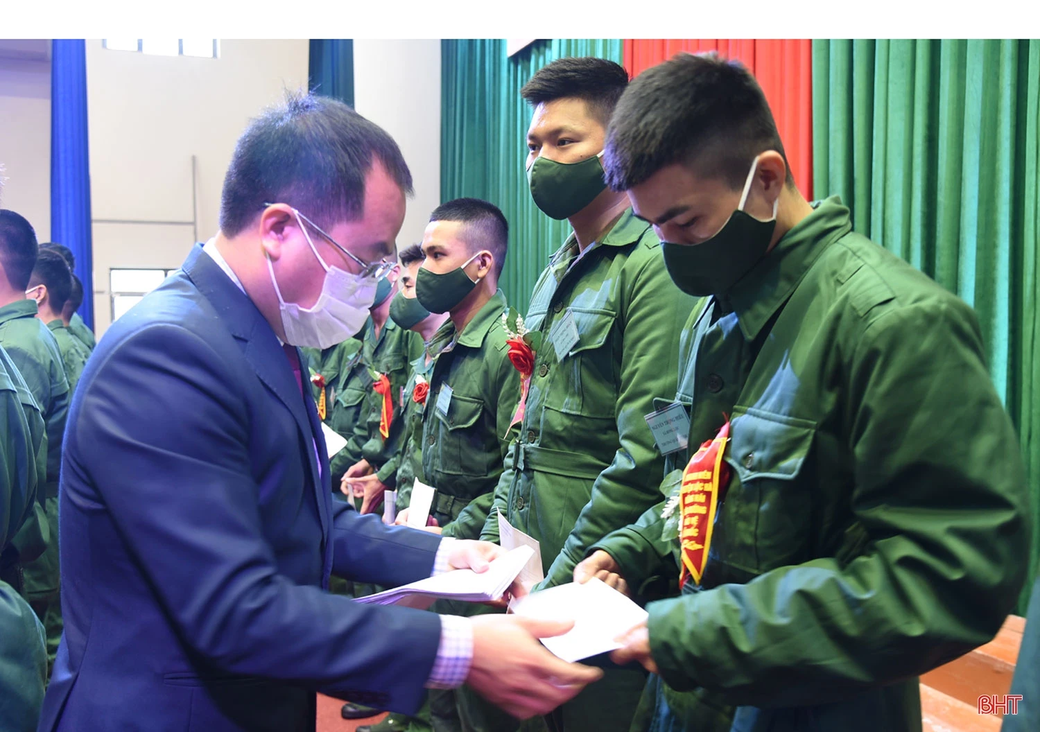 Tuổi trẻ Hồng Lam viết tiếp khúc quân hành