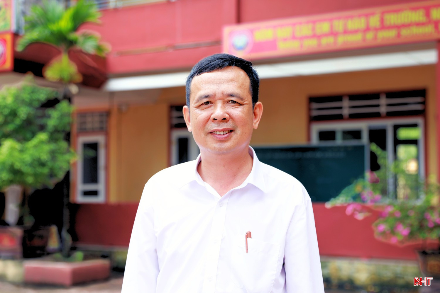 Thầy Bùi Quỳnh - Hiệu trưởng Trường THCS Kỳ Tân. bqbht_br_emag-ntm-chinh-mau-anh-1.png
