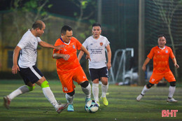 Giải bóng đá lão tướng kêu gọi 51 triệu đồng ủng hộ hoàn cảnh khó khăn