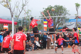 6 đội tranh tài Giải Bóng chuyền nam thanh niên cụm số 6