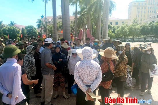 Sáp nhập chợ cũ về chợ Trung tâm TX Kỳ Anh: Bà con tiểu thương cần tránh bị kích động, xúi giục ảnh 2 Sáp nhập chợ cũ về chợ Trung tâm TX Kỳ Anh: Bà con tiểu thương cần tránh bị kích động, xúi giục ảnh 2