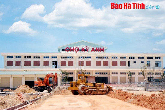 Sáp nhập chợ cũ về chợ Trung tâm TX Kỳ Anh: Bà con tiểu thương cần tránh bị kích động, xúi giục ảnh 1 Sáp nhập chợ cũ về chợ Trung tâm TX Kỳ Anh: Bà con tiểu thương cần tránh bị kích động, xúi giục ảnh 1