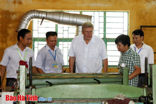 Đoàn Học viện Bruckner tham quan các trường nghề tại Hà Tĩnh ảnh 1