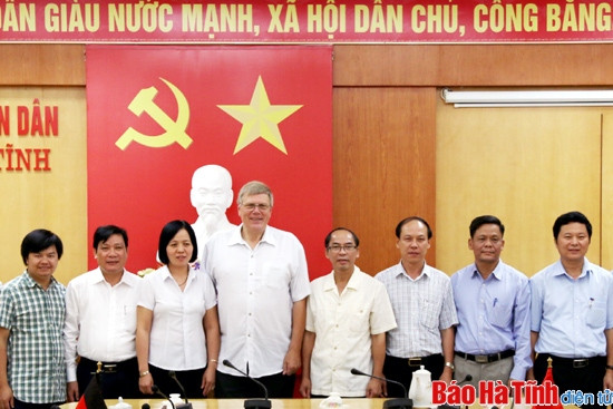 Giám đốc Học viện Bruckner (CHLB Đức) làm việc tại Hà Tĩnh ảnh 4