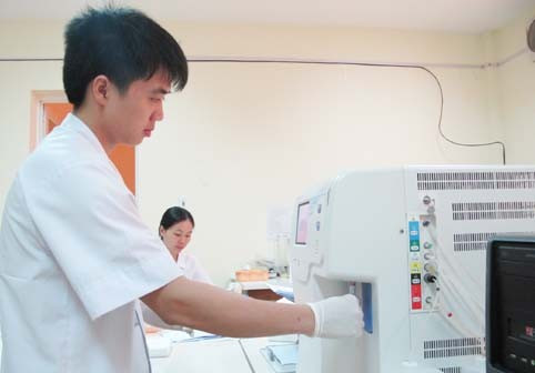 Phân tích tế bào máu bằng máy đếm Laser 22 thông số tại Bệnh viện đa khoa tỉnh Phân tích tế bào máu bằng máy đếm Laser 22 thông số tại Bệnh viện đa khoa tỉnh