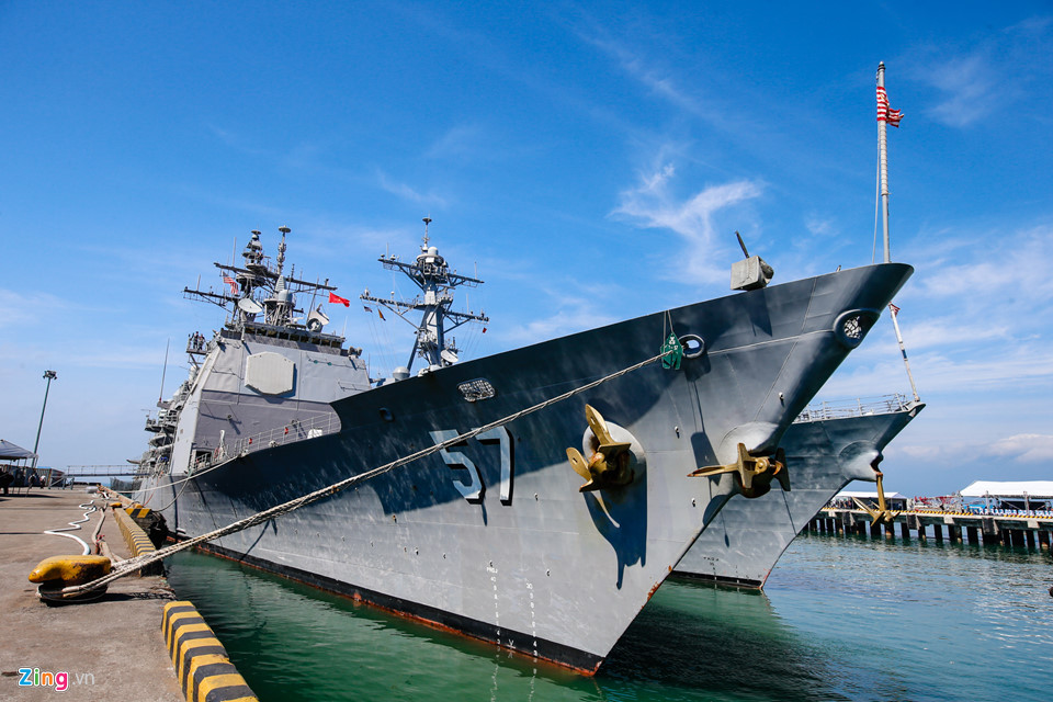 Dàn vũ khí "thổi bay" cả thành phố trên chiến hạm Mỹ tại Đà Nẵng ảnh 3 dan vu khi thoi bay ca thanh pho tren chien ham my tai da nang