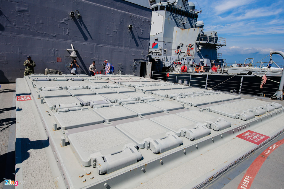 Dàn vũ khí "thổi bay" cả thành phố trên chiến hạm Mỹ tại Đà Nẵng ảnh 4 dan vu khi thoi bay ca thanh pho tren chien ham my tai da nang