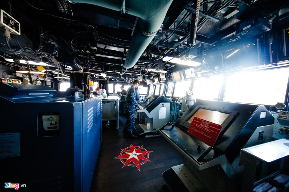 Dàn vũ khí "thổi bay" cả thành phố trên chiến hạm Mỹ tại Đà Nẵng ảnh 11 dan vu khi thoi bay ca thanh pho tren chien ham my tai da nang