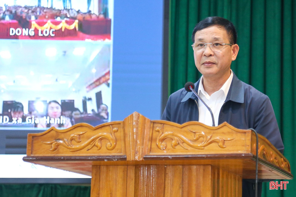 Ông Trần Mạnh Sơn - Phó Bí thư Đảng ủy, Chủ tịch UBND xã Can Lộc trình bày chương trình hành động.