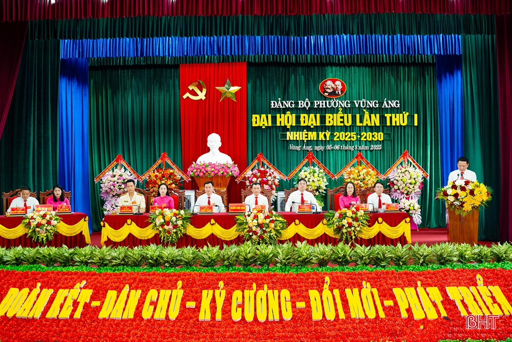 Đoàn chủ tịch điều hành đại hội. Đoàn chủ tịch điều hành đại hội.