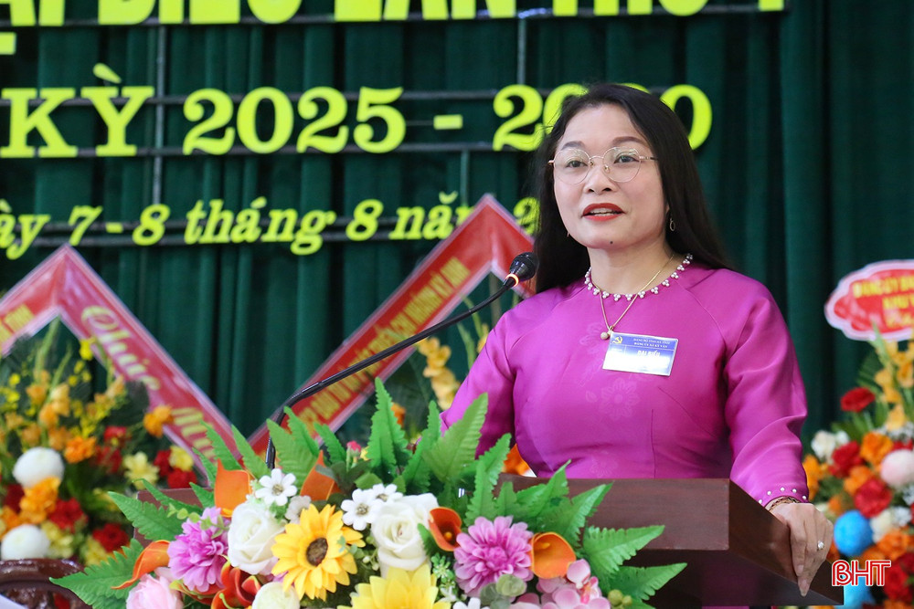 Phó Bí thư chuyên trách Đảng ủy UBND tỉnh Nguyễn Thị Hà Tân phát biểu chỉ đạo tại đại hội. Phó Bí thư chuyên trách Đảng ủy UBND tỉnh Nguyễn Thị Hà Tân phát biểu chỉ đạo tại đại hội.