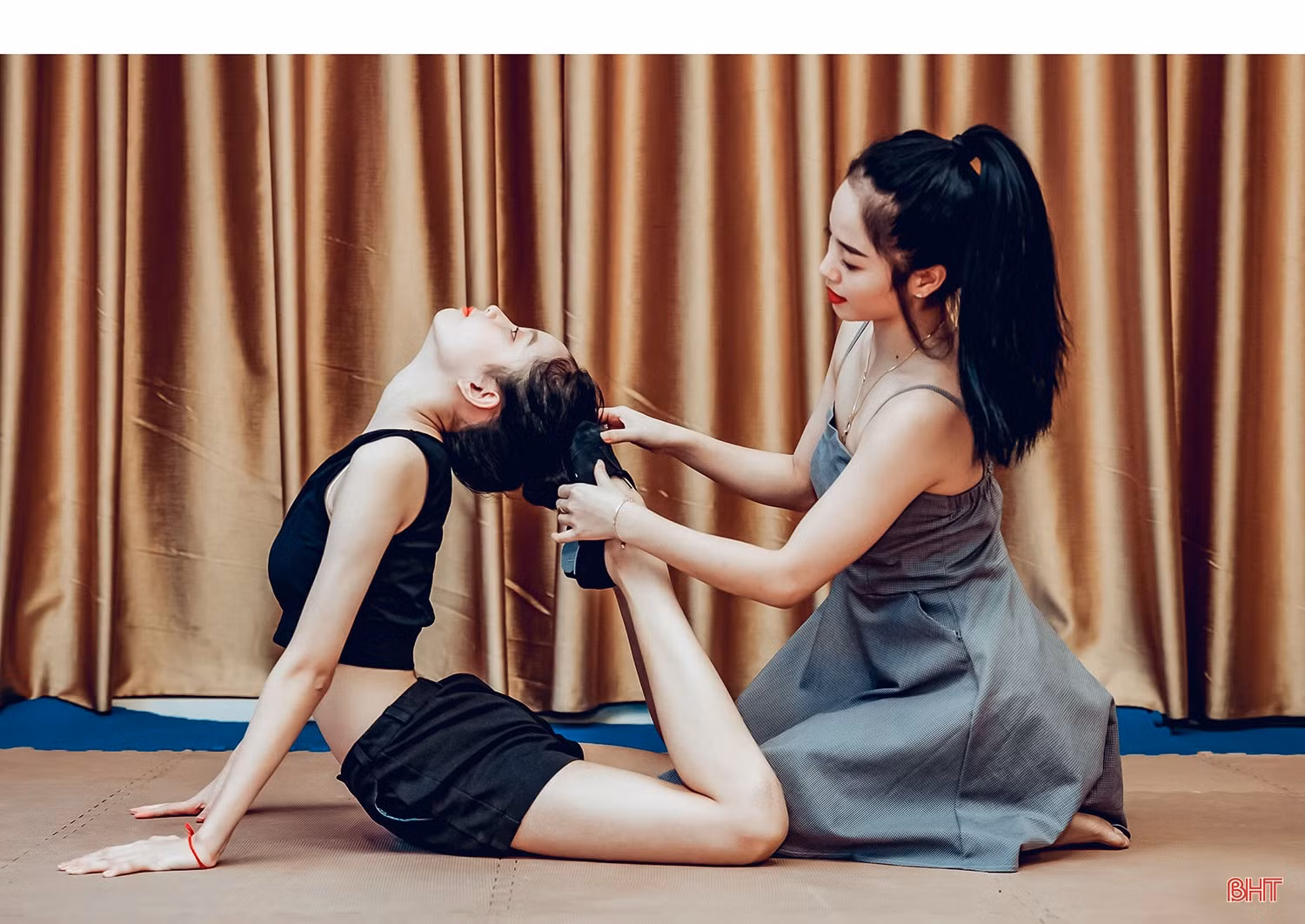 Cô giáo 9X dạy múa chuyên nghiệp cho trẻ em nông thôn Hà Tĩnh