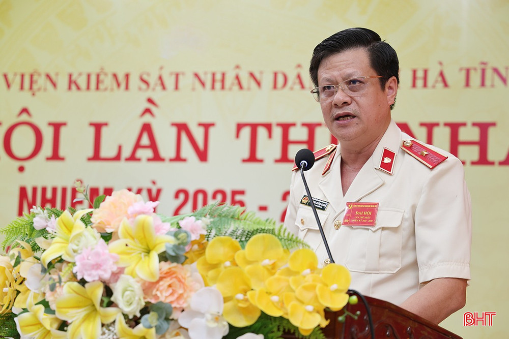 Viện trưởng Viện KSND tỉnh Dương Xuân Sanh phát biểu khai mạc đại hội. bqbht_br_img-0390.jpg