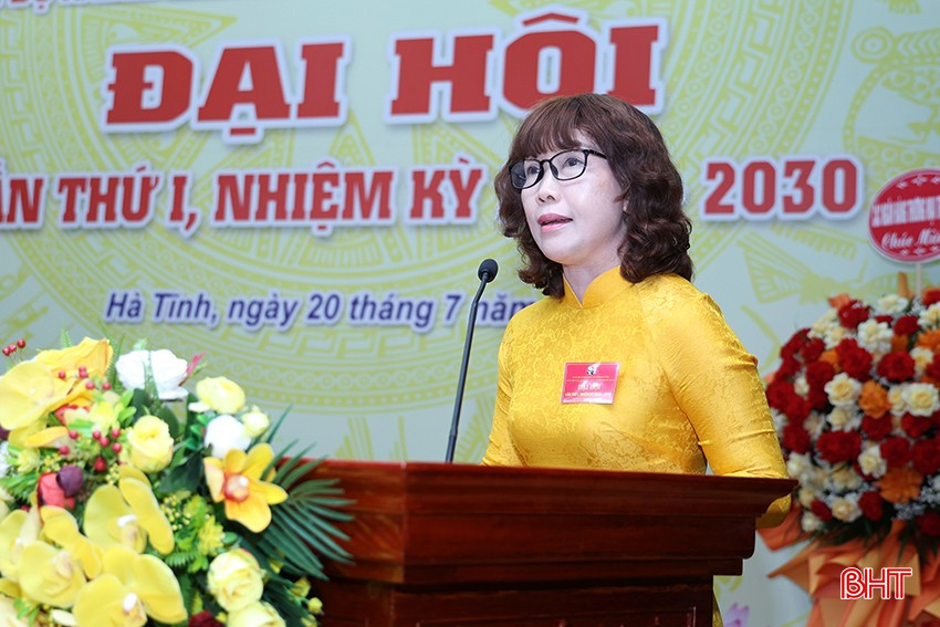 Quyền Giám đốc NHNN chi nhánh Khu vực 8 Nguyễn Thị Thu Thu khai mạc đại hội. bqbht_br_img-4842-lai.jpg