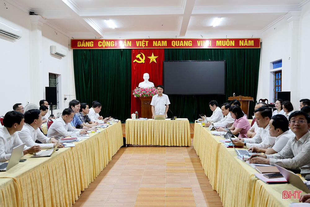 Chủ tịch Ủy ban MTTQ tỉnh Trần Nhật Tân chủ trì hội nghị Chủ tịch Ủy ban MTTQ tỉnh Trần Nhật Tân chủ trì hội nghị