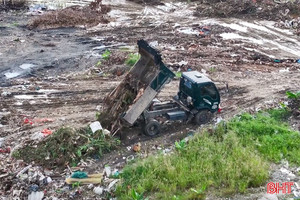Nóng tình trạng đổ trộm… rác thải ở Nam Hồng Lĩnh