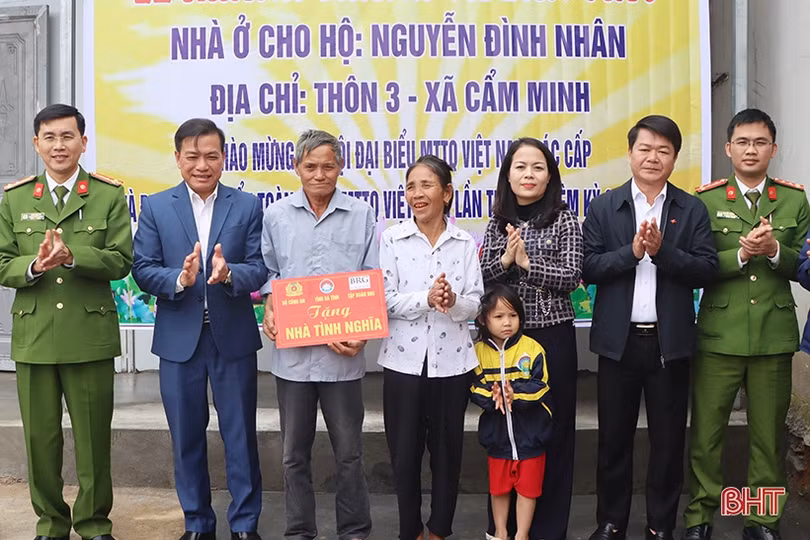 Cẩm Xuyên khánh thành nhà tình nghĩa do Bộ Công an kêu gọi hỗ trợ