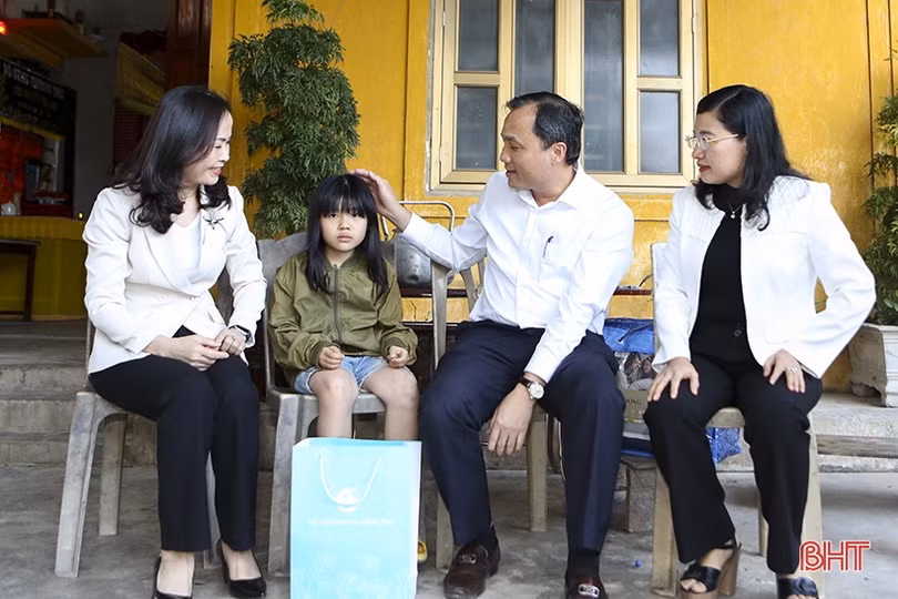 Vận động gần 3,2 tỷ đồng chăm lo tết cho hội viên phụ nữ và trẻ em khó khăn