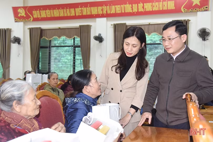 Ấm áp chương trình “Xuân yêu thương - tết chia sẻ”