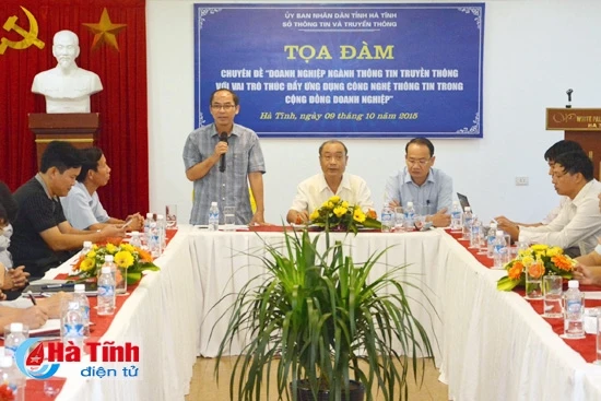 Lãnh đạo tỉnh chúc mừng, dự gặp mặt nhân Ngày Doanh nhân Việt Nam ảnh 8