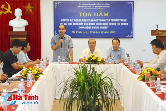 Lãnh đạo tỉnh chúc mừng, dự gặp mặt nhân Ngày Doanh nhân Việt Nam ảnh 8