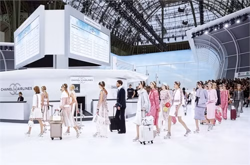 10 bộ sưu tập 'đỉnh' nhất ở Paris Fashion Week ảnh 2