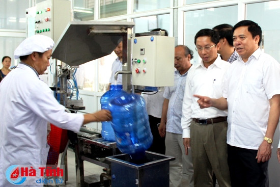 Xung kích xây dựng quê hương Hà Tĩnh giàu mạnh ảnh 2