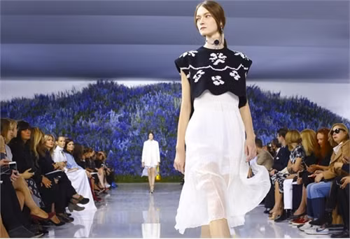 10 bộ sưu tập 'đỉnh' nhất ở Paris Fashion Week ảnh 1