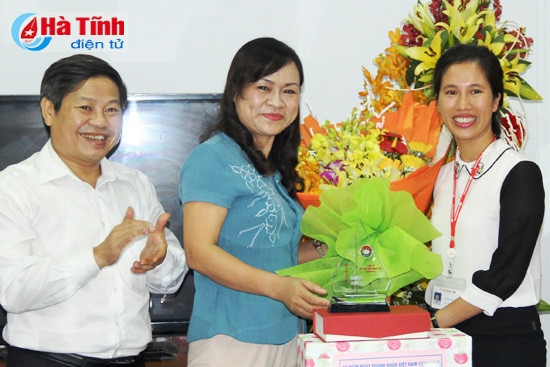 Lãnh đạo tỉnh chúc mừng, dự gặp mặt nhân Ngày Doanh nhân Việt Nam ảnh 6