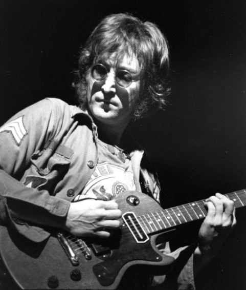 Huyền thoại âm nhạc John Lennon
