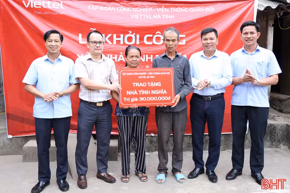Viettel Hà Tĩnh đồng loạt khởi công xây dựng ngôi 4 nhà tình nghĩa