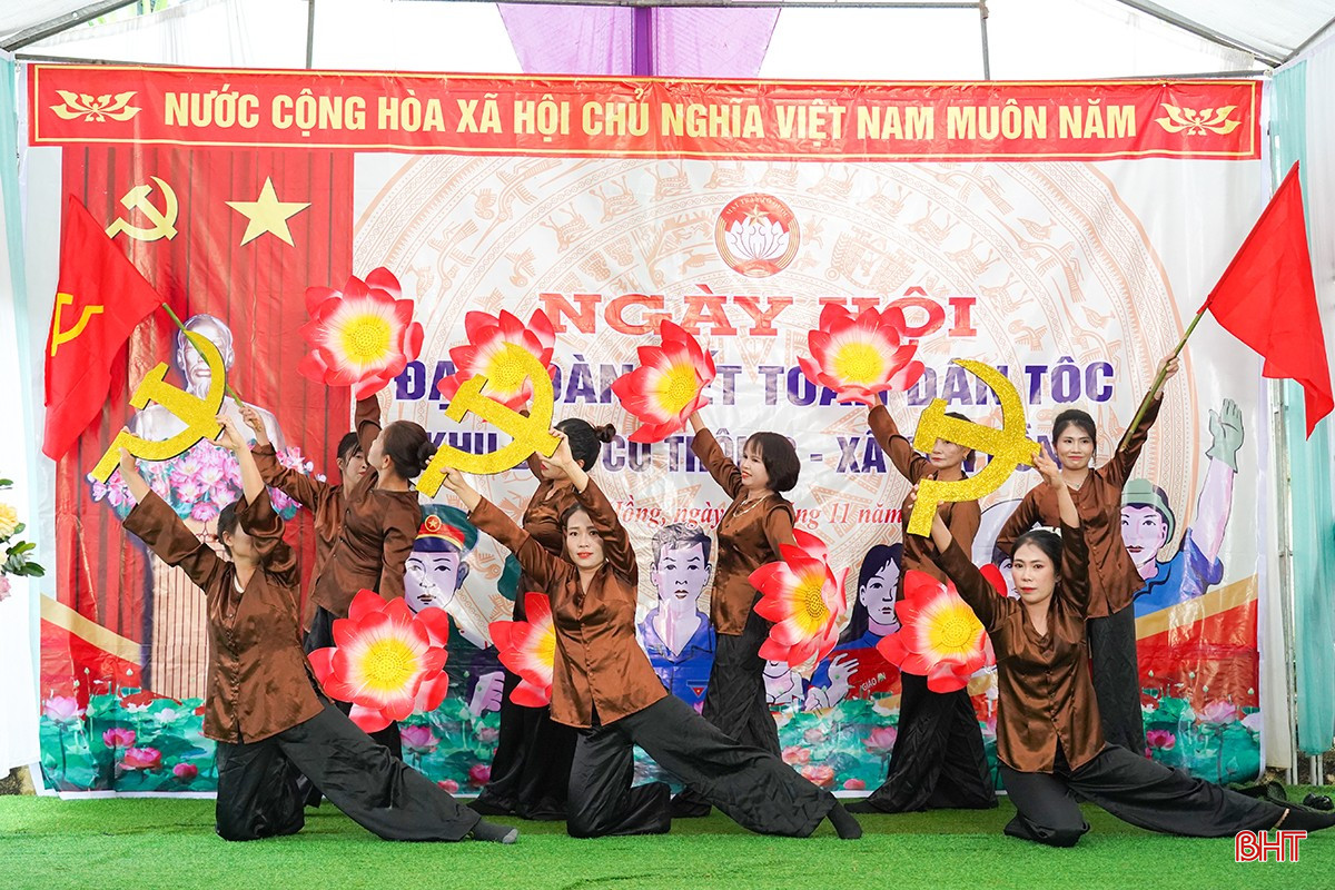 Chương trình văn nghệ chào mừng.
