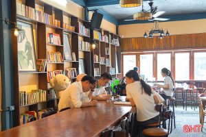 Cà phê sách thu hút giới trẻ Hà Tĩnh