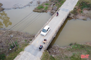 Nơm nớp khi qua cầu gần 50 năm tuổi