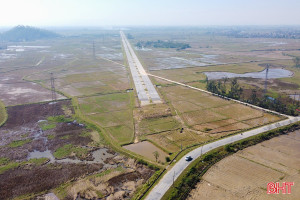 Tuyến đường trăm tỷ "cụt" hai đầu gây phiền phức cho người dân