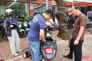  Sắm "xế cưng" cho con trước mùa tựu trường ở Hà Tĩnh