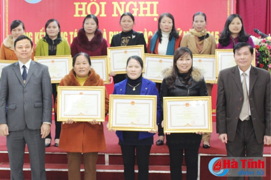 Tiếp tục thi đua lao động, sáng tạo, xây dựng gia đình hạnh phúc ảnh 6