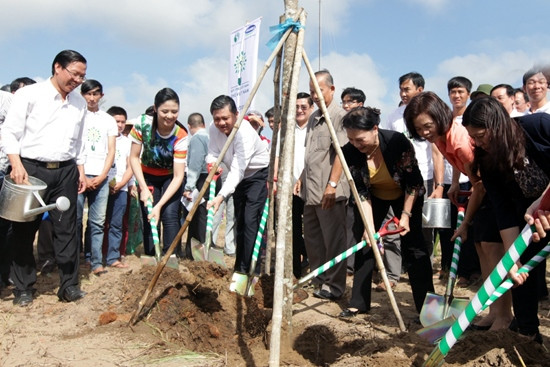 Trồng cây tại Khu di tích đường Hồ Chí Minh trên biển ảnh 1