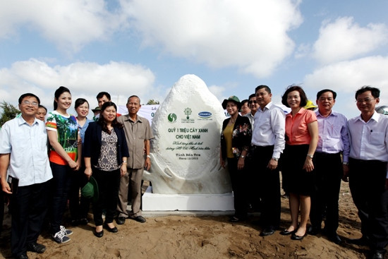 Trồng cây tại Khu di tích đường Hồ Chí Minh trên biển ảnh 3