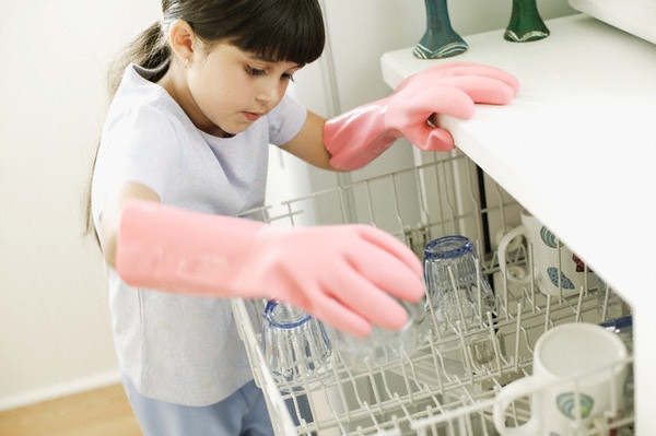 8 tuyệt chiêu dụ dỗ trẻ làm việc nhà ảnh 2 8 tuyệt chiêu dụ dỗ trẻ làm việc nhà ảnh 2