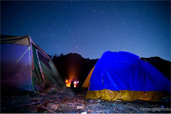 Săn mây trên đỉnh núi cao hơn 3.000 m của Việt Nam ảnh 2