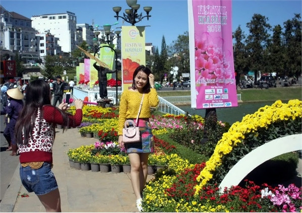 Đà Lạt hoa "tràn xuống phố" chờ khai hội ảnh 2