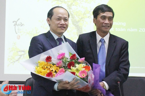 Lãnh đạo tỉnh chúc mừng các ngân hàng nhân dịp năm mới ảnh 1