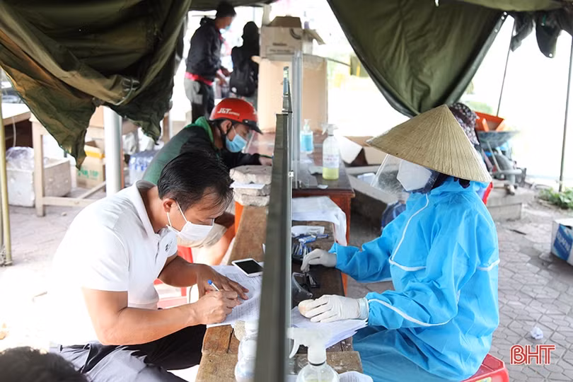 Hà Tĩnh kiên quyết xử lý nghiêm phương tiện vận tải khách vi phạm phòng chống dịch