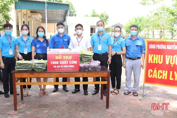 Agribank chi nhánh Hà Tĩnh II hỗ trợ gần 4.600 suất cơm tại các khu cách ly