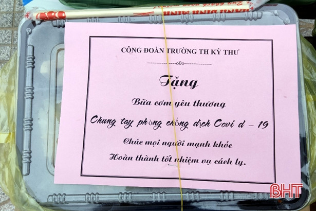 Huyện Kỳ Anh nấu hơn 41.500 suất cơm phục vụ khu cách ly tập trung
